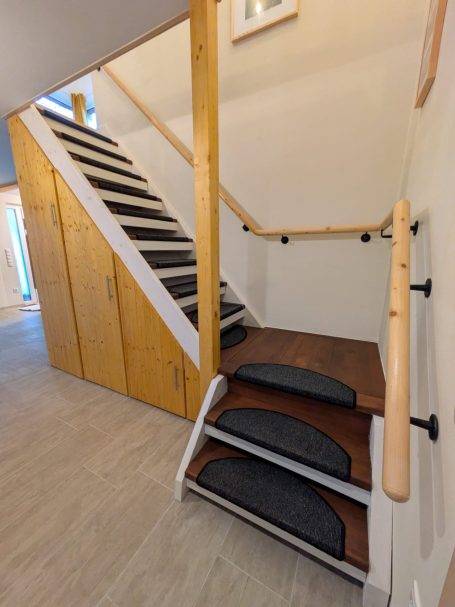 Treppe zum Wohnbereich